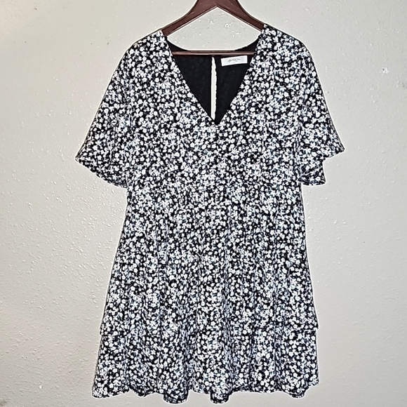 A Beautiful Soul Dresses & Skirts - A Beautiful Soul Mini Floral Dress